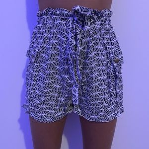 Woman Flowy High Wasted Patterned Short